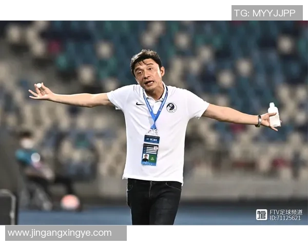 足球明星春晚精彩瞬间回顾与图片欣赏带你领略球场外的魅力风采